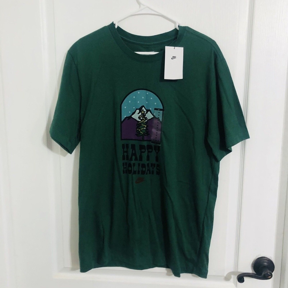 Nike Happy Holidays Graphic T Shirt Green Christmas Tree Mountains Snowy NWT